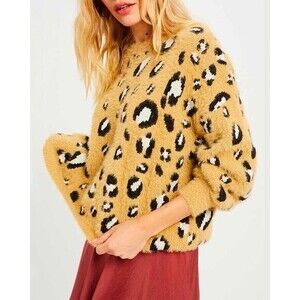 Believe Sweater Womens M Brown Cheetah Print Oversized Fuzzy Soft Winterwear NEW